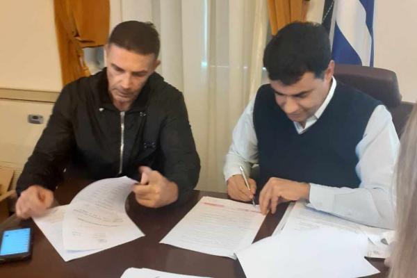 Υπογράφηκε η σύμβαση για το έργο της ανακαίνισης της δημοτικής αγοράς