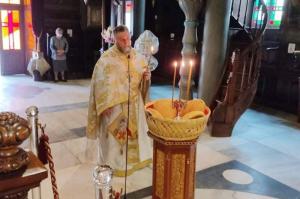 Φωτοστιγμές από  την Θ. Λειτουργία στον Ι. Καθεδρικό Ύδρας για την εορτή του Αγίου Ιωάννου του Θεολόγου