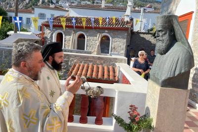Τελέστηκε πανηγυρική  Θ. Λειτουργία στο παρεκκλήσι του Κουλουρείου και Τρισάγιο στην προτομή του Μητροπολίτη Κυρού ΙΕΡΟΘΕΟΥ
