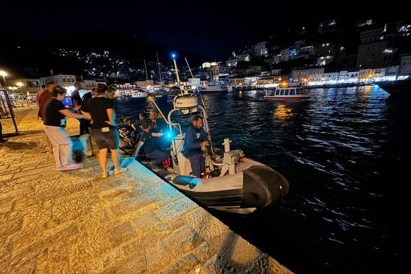 Φωτιά νοτιοδυτικά  της Ύδρας - Επιχειρεί το Εθελοντικό Πυροσβεστικό Κλιμάκιο