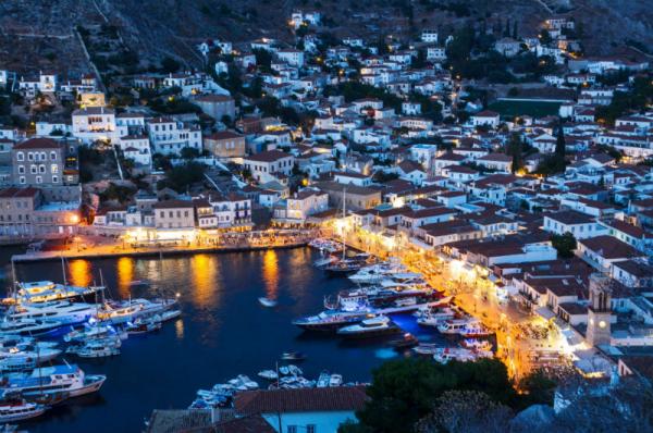 Η "τσιμπίδα" της ΑΑΔΕ και στην Ύδρα