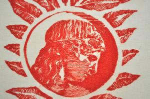 Η Έφη Μιχάλαρου επιμελείται την πρώτη ατομική έκθεση της Βασιλικής Λευκαδίτη με τίτλο «Κεντρίζοντας με το άλικο: 1985-3995»