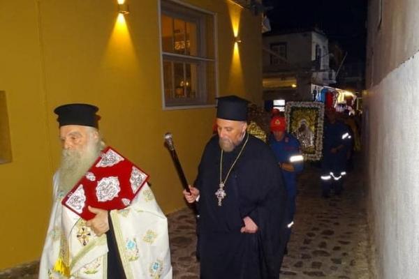 Με λαμπρότητα  γιορτάστηκε η απόδοση της Θεοτόκου στον Ι. Καθεδρικό Ναό Ύδρας προεξάρχοντος του Σεβ. Μητροπολίτη κ. ΕΦΡΑΙΜ