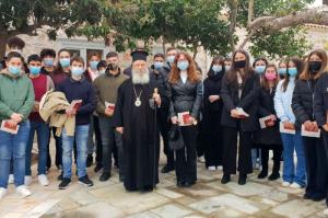 Ο Μητροπολίτης ΕΦΡΑΙΜ ιερούργησε για τους μαθητές-τριες του Λυκείου Ύδρας στον Ι. Ναό Αγίας Βαρβάρας