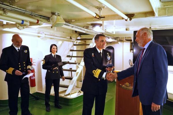 ΕΛ.Ι.Ν.ΙΣ  | Χορηγία και εκτέλεση εργασιών για την αναβάθμιση εκθεσιακού χώρου στο Θωρηκτό Αβέρωφ