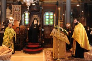 Στην Ακολουθία  του Ακάθιστου Ύμνου στον Καθεδρικό Ναό της Ύδρας χοροστάτησε ο Μητροπολίτης ΕΦΡΑΙΜ