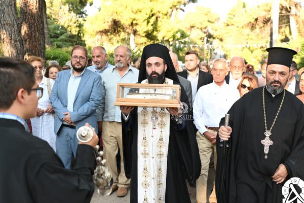 Η Εκάλη  υποδέχθηκε την δεξιά χείρα του Αγίου Νεκταρίου