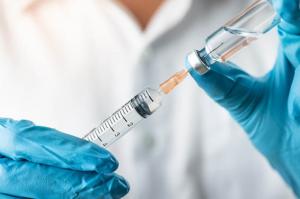 Πρόστιμο 100 ευρώ για ανεμβολίαστους άνω των 60 ετών - Λόγοι απαλλαγής από εμβολιασμό