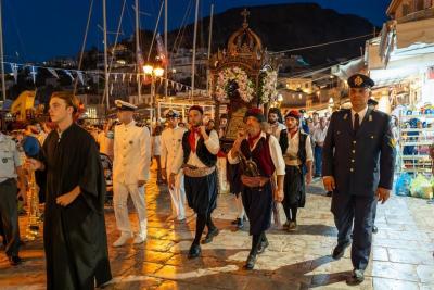 Με λαμπρότητα  ο Μέγας Αρχιερατικός Εσπερινός στον πανηγυρίζοντα Ι. Καθεδρικό Ναό Κοιμήσεως Θεοτόκου Ύδρας