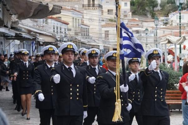 Με επισημότητα  γιόρτασε η Ύδρα την εθνική επέτειο της 28ης Οκτωβρίου