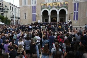 «Αθάνατος»   φώναζε το πλήθος αποχαιρετώντας τον Μίκη Θεοδωράκη