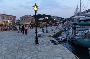 Αδελφοποίηση   και Μνημείο Υδραίων Ναυτών στα Σύβοτα Θεσπρωτίας