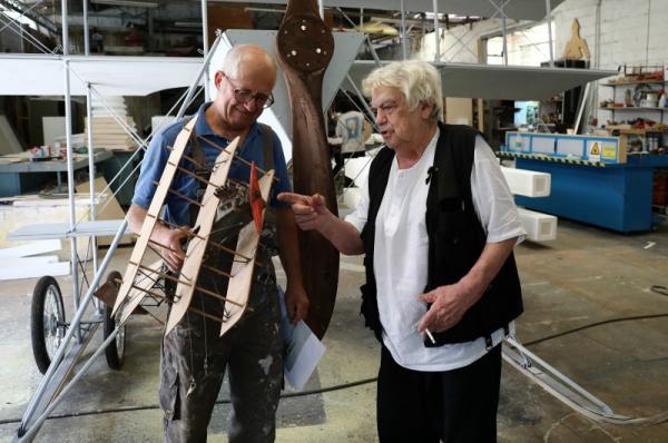 Αναδρομική Έκθεση : ΤΑ ΠΑΙΧΝΙΔΙΑ ΤΗΣ ΖΩΗΣ ΜΑΣ - Το μυστικό εργαστήρι του Νίκου Στεφάνου - Πρόσκληση