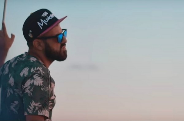 Με καλοκαιρινή διάθεση οι Deejay Nic Τhe Band κάνουν ντεμπούτο με το "Under The Sky"