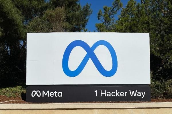 Meta:   Αντιπερισπασμός, φυγή προς τα εμπρός, ή «Μετά-σταση»;