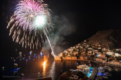 Μιαούλεια 2021 -  Ένα υπερθέαμα που φώτισε με μνήμη και λάμψη την Ύδρα