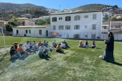 Αύριο Σάββατο  10 Δεκεμβρίου, θα γίνει η συνάντηση των αγοριών και των κοριτσιών Γυμνασίου και Λυκείου Ύδρας