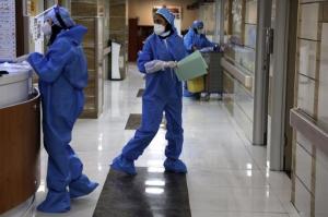 Έντονη πίεση  στα νοσοκομεία - «Νέοι άνθρωποι το 70% των ασθενών»