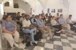 Στην Ύδρα   τo "Καλοκαιρινό Σχολείο" του Πανεπιστημίου της Νέας Υόρκης και του Πανεπιστημίου Πειραιώς