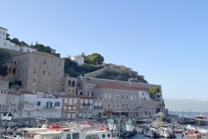 Διάρρηξη σε κατάστημα της Ύδρας - Διενεργείται προανάκριση από την Αστυνομία