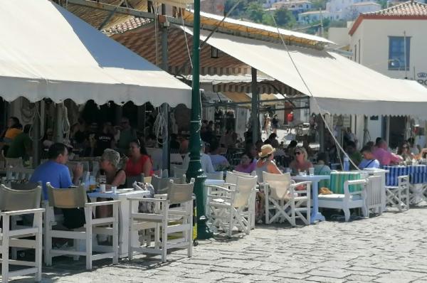 Συνεχίζεται   και τον Σεπτέμβρη με καλούς ρυθμούς η τουριστική κίνηση στην Ύδρα