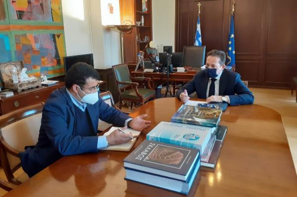 Τον Αναπληρωτή Υπουργό Εσωτερικών Στ. Πέτσα συνάντησε ο Δήμαρχος Ύδρας Γ. Κουκουδάκης