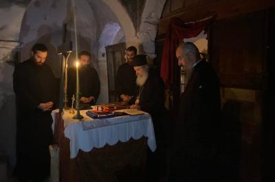 Ο Μητροπολίτης ΕΦΡΑΙΜ ιερούργησε στον Ι. Ναό Γεννεσίου Θεοτόκου - Αγίου Διονυσίου Αιγίνης