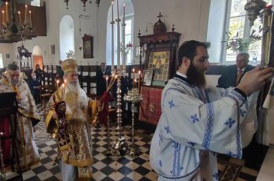 Ο Μητροπολίτης ΕΦΡΑΙΜ ιερούργησε στον πανηγυρίζοντα κεντρικό Ναό Αγίου Γεωργίου Ύδρας
