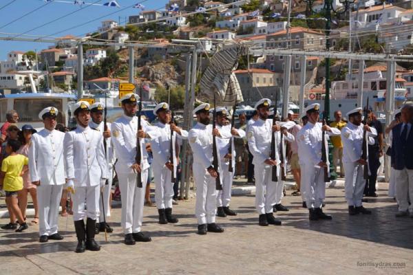 Κουντουριώτεια 2017. Απόδοση τιμής (προσευχή) από την μπάντα του Πολεμικού Ναυτικού