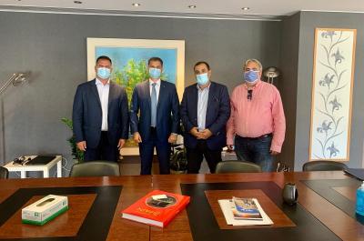 Συνάντηση Κ. Κατσαφάδου με κ. Θεοχάρη, Βεσυρόπουλο και Προέδρους Εμπορικών Συλλόγων Πόρου - Τροιζηνίας