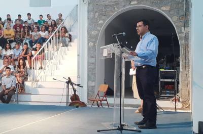 Δόθηκαν στους αριστούχους της Ύδρας κατά τις Πανελλήνιες τα χρηματικά βραβεία αριστείας «ΠΑΠΑΔΟΠΟΥΛΟΥ» και στους φοιτητές οι υποτροφίες