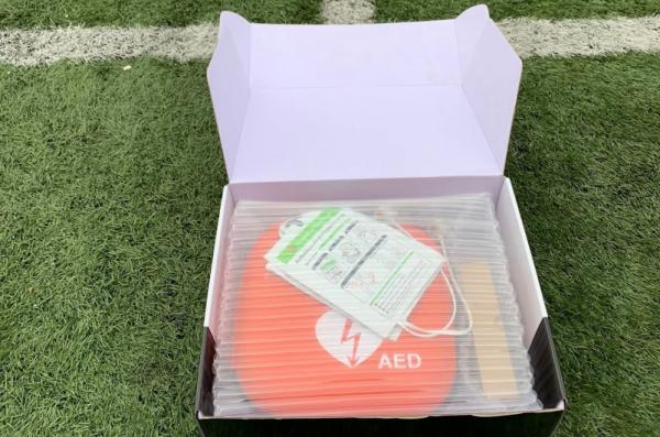 Δωρεά απινιδωτή  από τον Εικαστικό Αλέξη Βερούκα στον Αθλητικό Όμιλο Ύδρας