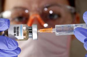 AstraZeneca: Tα πρώτα εμβόλια για τον COVID-19 στα τέλη του 2020