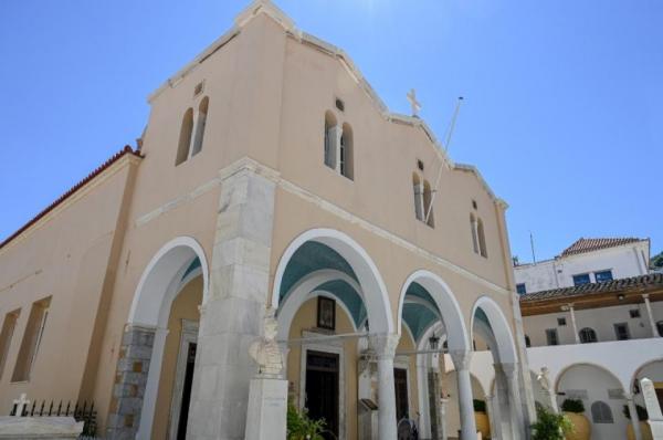 Την Κυριακή  του Θωμά στον Καθεδρικό Ναό Ύδρας θα τελεστεί η Θ. Λειτουργία και ο αγιασμός της Πρωτομηνιάς