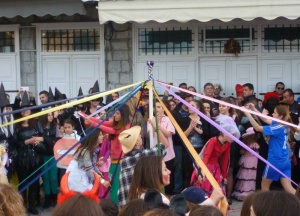 Kαρναβαλικό ξεφάντωμα στην Αποκριάτικη Ύδρα