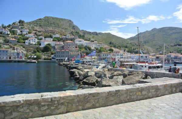 O απόηχος του μπλακ άουτ της Ύδρας που τη θυμήθηκαν αργά!