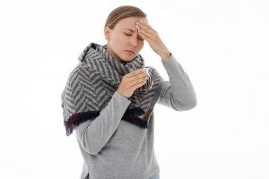 Γρίπη, RSV, Covid: Η «τριδημία» που προβληματίζει τους ειδικούς - Τι χρειάζεται να κάνουμε