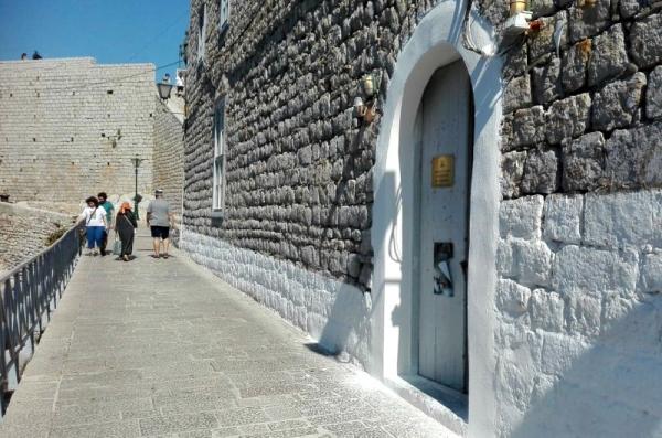 Συνεχίζεται η ανακαίνιση της δημοτικής αίθουσας "Μελίνα Μερκούρη"