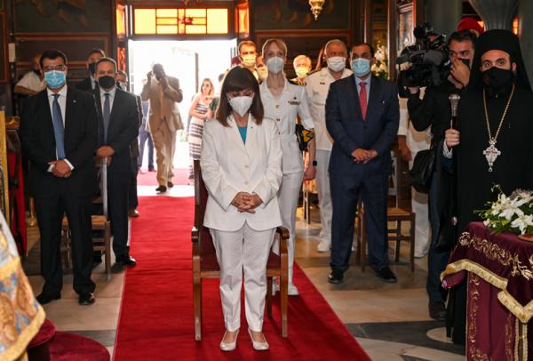 Στην Δοξολογία  στον Καθεδρικό Ναό η Πρόεδρος της Δημοκρατίας - Έλαβε το επετειακό μετάλλιο της Μητρόπολης