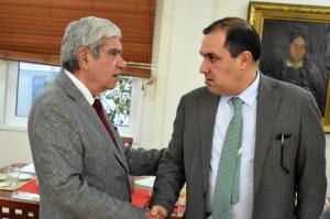 Ο Κώστας Κατσαφάδος στο Χατζηκυριάκειο Ίδρυμα Παιδικής Προστασίας