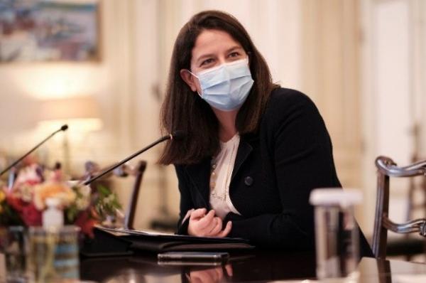 Τηλεδιάσκεψη της Ν. Κεραμέως με την Επιτροπή των ειδικών για το άνοιγμα των σχολείων