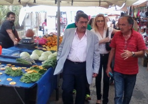 Σύσκεψη του Αντιπεριφερειάρχη στη Σαλαμίνα για το θέμα της λαϊκής αγοράς