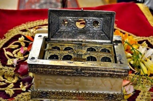 Ιδιαίτερη ευλογία!  Τα Άχραντα Πάθη του Κυρίου θα υποδεχθεί ο Ι. Ναός του Αγίου Δημητρίου Ύδρας