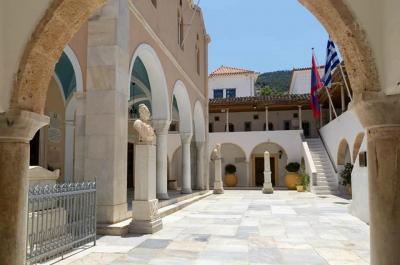 Την Πέμπτη  24 Ιουνίου θα τελεστεί στον Καθεδρικό Ναό Ύδρας Θ. Λειτουργία για την γιορτή του Γενεθλίου του Τιμίου Προδρόμου