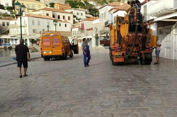 Προετοιμασία για σεζόν με αποφράξεις στα φρεάτια των αποχετεύσεων της Ύδρας