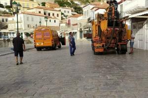 Προετοιμασία για σεζόν με αποφράξεις στα φρεάτια των αποχετεύσεων της Ύδρας