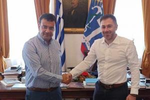 Υπογράφτηκε η σύμβαση για την αναβάθμιση στον εξωτερικό φωτισμό των κτηρίων Λιμεναρχείου, αίθ. Μελίνας Μερκούρη και Κάστρου