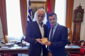 Βράβευση   στον Αλέξανδρο Παπαδόπουλο για τη διαχρονική προσφορά του στο Κοινωνικό Παντοπωλείο Ύδρας