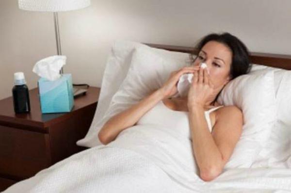 Υπ. Υγείας:  Οδηγίες για όσους μένουν στο σπίτι και στη συντριπτική πλειοψηφία θα περάσουν τη νόσο ελαφρά