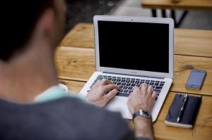 Ξεκίνησαν  οι αιτήσεις για το νέο πρόγραμμα επιχειρηματικότητας νέων - 14.800 ευρώ η επιχορήγηση